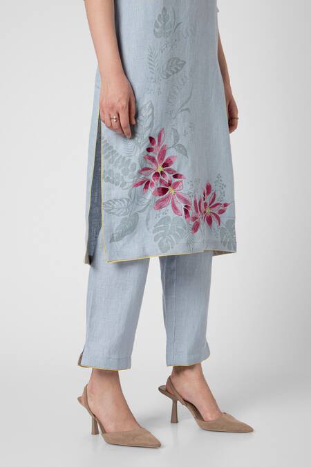 Buy_Kaveri_Blue Linen Split V-neck Shaded Flower Screen Print Kurta And Pant Set