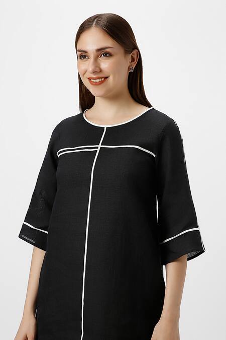 Kaveri Black Linen Round Neck Crossroad Dress Online at Aza Fashions Kaveri_Black Linen Round Neck Crossroad Dress _Online_at_Aza_Fashions