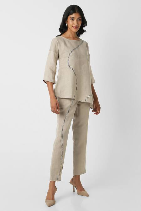 Buy Kaveri Grey 100% Linen Placement Hand Screen Forest Wiggle Top With Pant Online at Aza Fashions Buy_Kaveri_Grey 100% Linen Placement Hand Screen Forest Wiggle Top With Pant _Online_at_Aza_Fashions