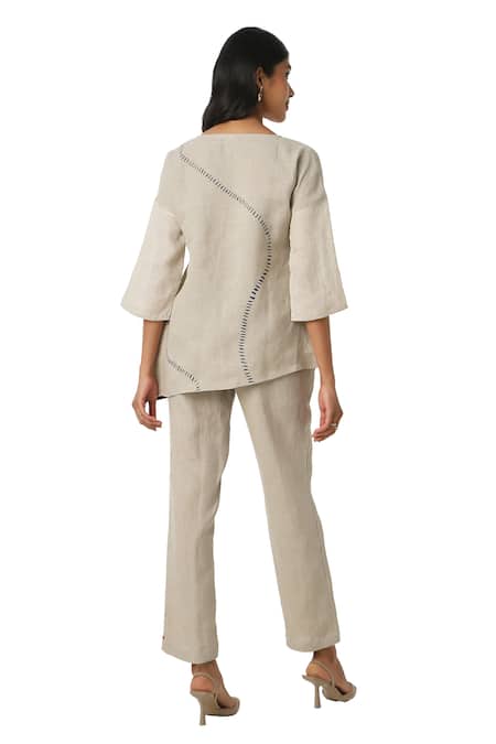 Shop Kaveri Grey 100% Linen Placement Hand Screen Forest Wiggle Top With Pant Online at Aza Fashions Shop_Kaveri_Grey 100% Linen Placement Hand Screen Forest Wiggle Top With Pant _Online_at_Aza_Fashions