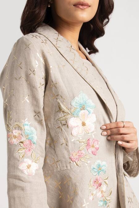 Kaveri Grey 100% Linen Embroidery Floral Flower Corsage Blazer Pant Set at Aza Fashions Kaveri_Grey 100% Linen Embroidery Floral Flower Corsage Blazer Pant Set _at_Aza_Fashions