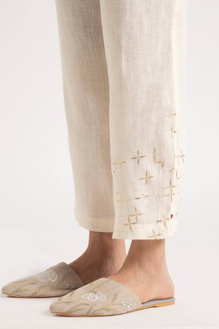 Shop_Kaveri_Off White 100% Linen Embroidery Floral Shawl Corsage Blazer Pant Set  _Online_at_Aza_Fashions