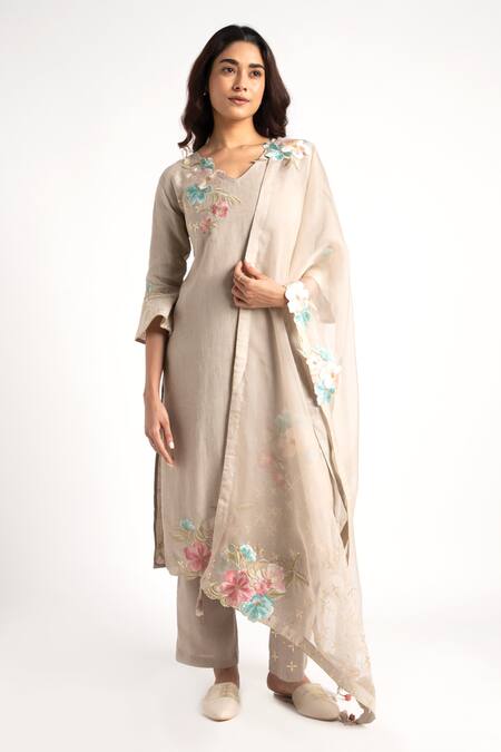 Kaveri Grey Linen Embroidery V-neck Flower Corsage Kurta Pant Set at Aza Fashions Kaveri_Grey Linen Embroidery V-neck Flower Corsage Kurta Pant Set _at_Aza_Fashions