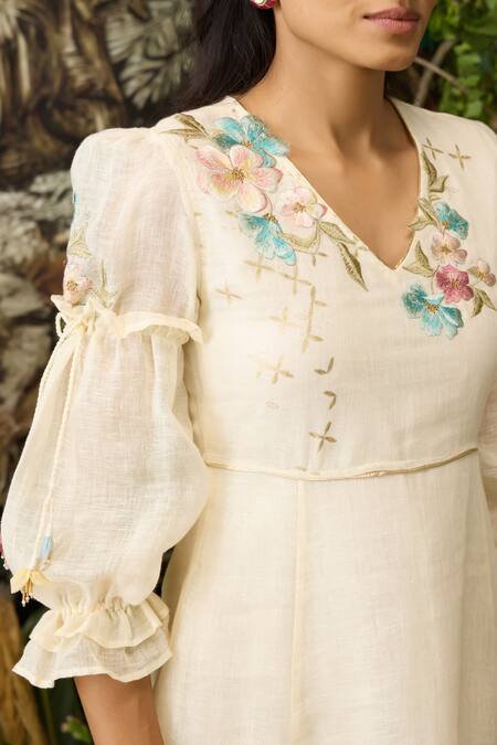 Kaveri Off White Linen Embroidery V-neck Corsage Bed Roses Dress Online at Aza Fashions Kaveri_Off White Linen Embroidery V-neck Corsage Bed Roses Dress _Online_at_Aza_Fashions