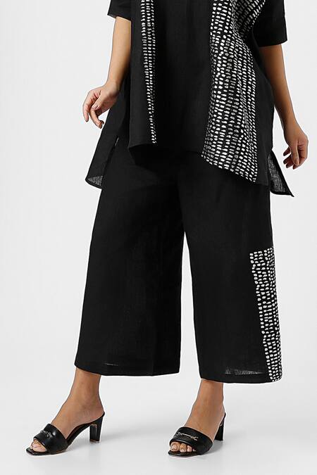 Shop_Kaveri_Grey 100% Linen Print Foil V Neck Forest Land Boxy Top With Pant  _Online_at_Aza_Fashions