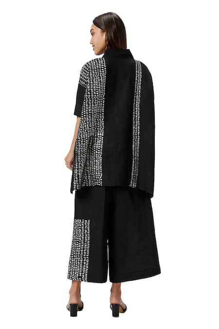 Kaveri_Grey 100% Linen Print Foil V Neck Forest Land Boxy Top With Pant  _at_Aza_Fashions