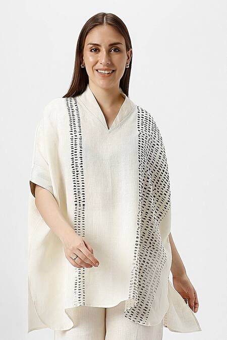 Shop Kaveri Off White 100% Linen Print Foil V Neck Forest Land Square Boxy Top Shop_Kaveri_Off White 100% Linen Print Foil V Neck Forest Land Square Boxy Top