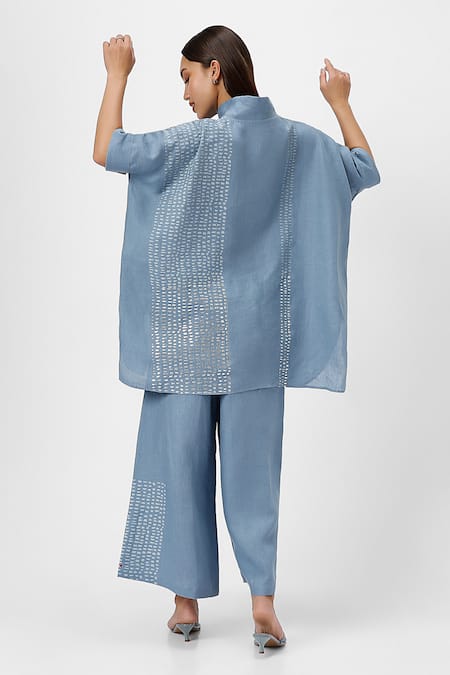 Shop Kaveri Blue 100% Linen Print Foil V Neck Forest Land Boxy Top at Aza Fashions Shop_Kaveri_Blue 100% Linen Print Foil V Neck Forest Land Boxy Top _at_Aza_Fashions