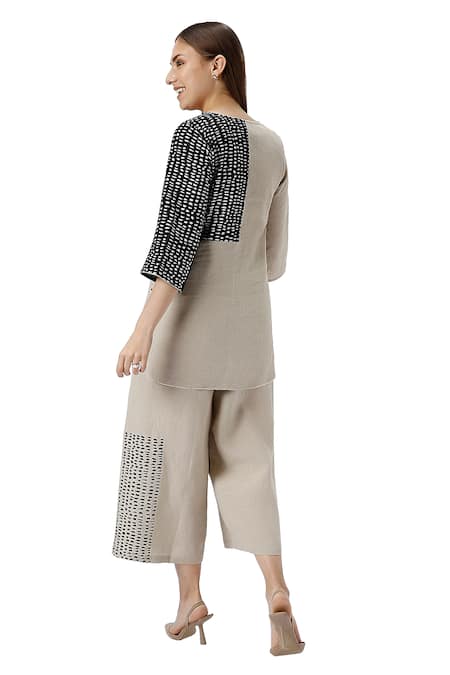 Shop Kaveri Black 100% Linen Print Foil Round Forest Land Top With Flared Pant Online at Aza Fashions Shop_Kaveri_Black 100% Linen Print Foil Round Forest Land Top With Flared Pant _Online_at_Aza_Fashions
