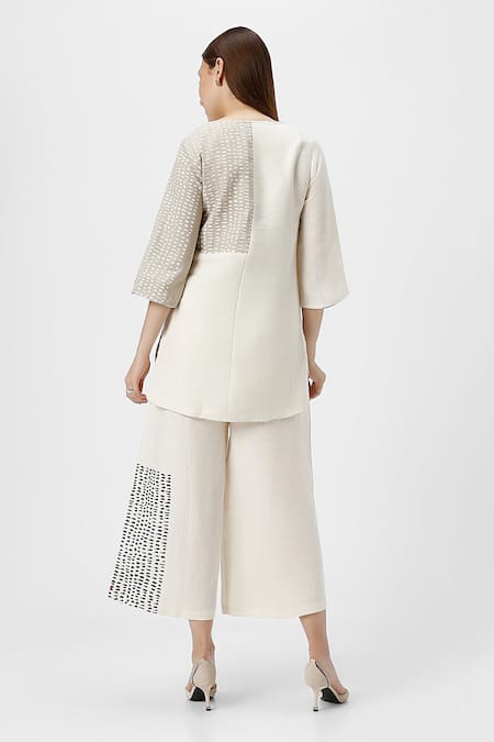 Shop Kaveri Off White 100% Linen Print Forest Land Colorblocked Top With Pant at Aza Fashions Shop_Kaveri_Off White 100% Linen Print Forest Land Colorblocked Top With Pant _at_Aza_Fashions
