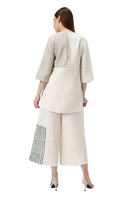 Shop Kaveri Off White 100% Linen Print Forest Land Colorblocked Top With Pant Online at Aza Fashions Shop_Kaveri_Off White 100% Linen Print Forest Land Colorblocked Top With Pant _Online_at_Aza_Fashions