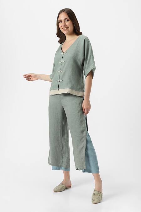 Kaveri Green 100% Linen Solid V Neck Zen Layered Top With Pant at Aza Fashions Kaveri_Green 100% Linen Solid V Neck Zen Layered Top With Pant _at_Aza_Fashions