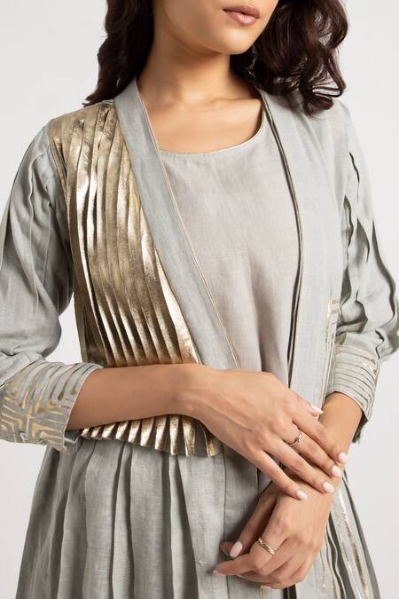 Kaveri Green 100% Linen Hand Printed Illusion Amanda With Dress at Aza Fashions Kaveri_Green 100% Linen Hand Printed Illusion Amanda With Dress _at_Aza_Fashions