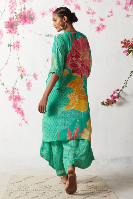 Shop Basil Leaf Green Chiffon Embroidery V-neck Flower Bloom Print Kurta With Pant at Aza Fashions Shop_Basil Leaf_Green Chiffon Embroidery V-neck Flower Bloom Print Kurta With Pant _at_Aza_Fashions