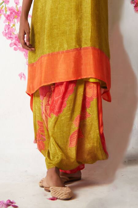 Basil Leaf Green Chiffon Sequins Split V-neck Straight Kurta With Floral Print Cowl Pant at Aza Fashions Basil Leaf_Green Chiffon Sequins Split V-neck Straight Kurta With Floral Print Cowl Pant _at_Aza_Fashions