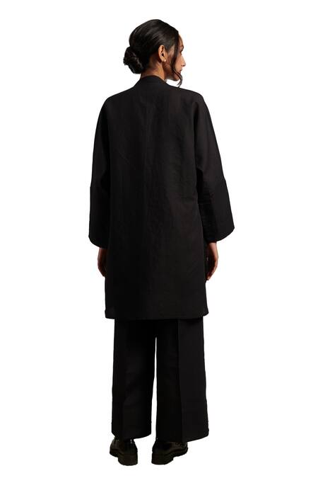 Moh India Black 100% Pure Linen Plain Round Collar Soul Short Tunic at Aza Fashions Moh India_Black 100% Pure Linen Plain Round Collar Soul Short Tunic _at_Aza_Fashions