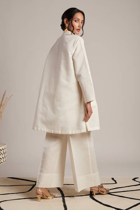 Moh India Off White 100% Pure Linen Plain Round Collar Soul Tunic Online at Aza Fashions Moh India_Off White 100% Pure Linen Plain Round Collar Soul Tunic _Online_at_Aza_Fashions