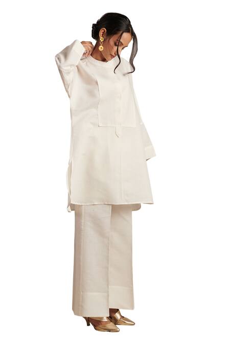 Shop Moh India Off White 100% Pure Linen Plain Round Collar Soul Tunic Online at Aza Fashions Shop_Moh India_Off White 100% Pure Linen Plain Round Collar Soul Tunic _Online_at_Aza_Fashions