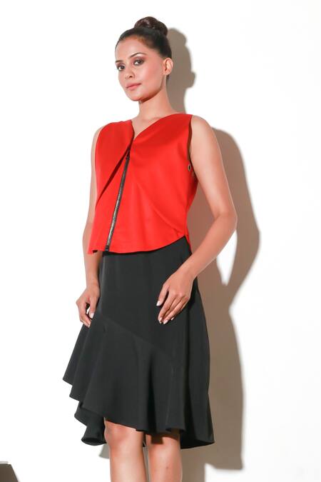Echke_Red Cotton V-neck Solid Crop Top _Online_at_Aza_Fashions