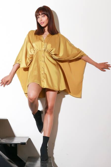 Buy Echke Yellow Crepe Collared Solid Front Buttoned Short D Buy_Echke_Yellow Crepe Collared Solid Front Buttoned Short D