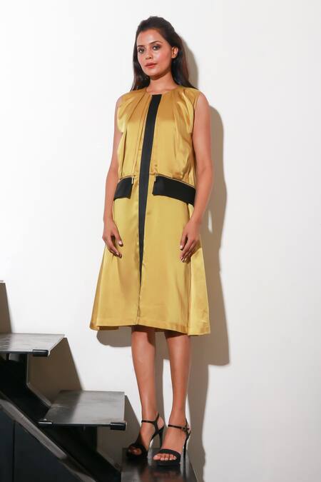 Echke Yellow Polyester Round Neck Front Pleated Midi Dress Online at Aza Fashions Echke_Yellow Polyester Round Neck Front Pleated Midi Dress _Online_at_Aza_Fashions