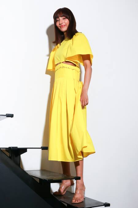 Echke Yellow Cotton Round Neck Solid Midi Dress Online at Aza Fashions Echke_Yellow Cotton Round Neck Solid Midi Dress _Online_at_Aza_Fashions