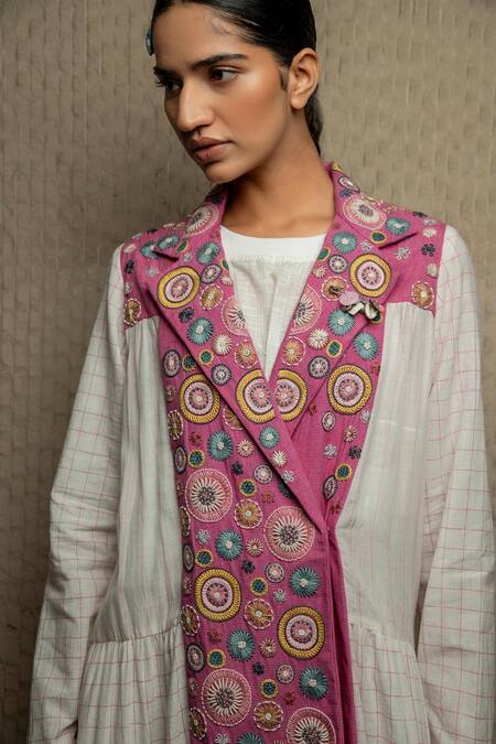 Shop Shruti Sancheti White Cotton Embroidery Collared Checkered Tiered Trench Jacket Online at Aza Fashions Shop_Shruti Sancheti_White Cotton Embroidery Collared Checkered Tiered Trench Jacket _Online_at_Aza_Fashions