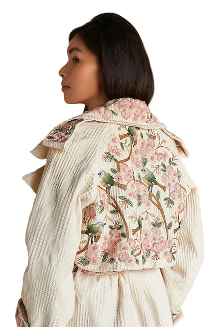 Buy Shruti Sancheti Off White Cotton Embroidery Shawl Floral Collar Long Trench Jacket With Belt Online at Aza Fashions Buy_Shruti Sancheti_Off White Cotton Embroidery Shawl Floral Collar Long Trench Jacket With Belt _Online_at_Aza_Fashions