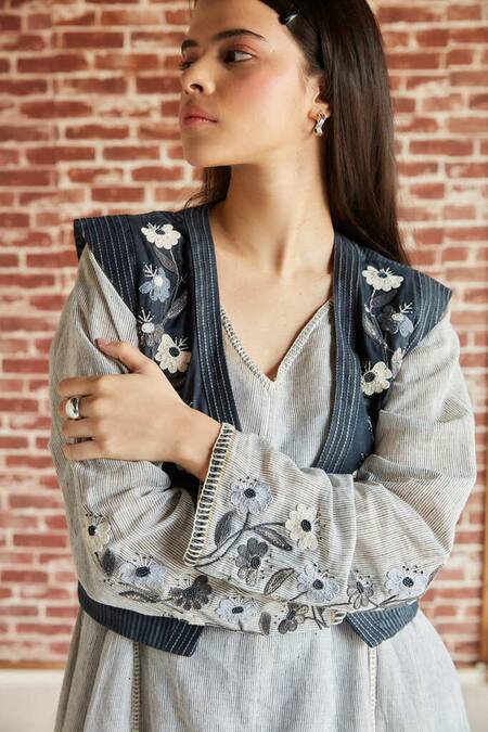 Shop Shruti Sancheti Grey Cotton Embroidery V-neck Striped Blossom Anarkali With Pant Online at Aza Fashions Shop_Shruti Sancheti_Grey Cotton Embroidery V-neck Striped Blossom Anarkali With Pant _Online_at_Aza_Fashions