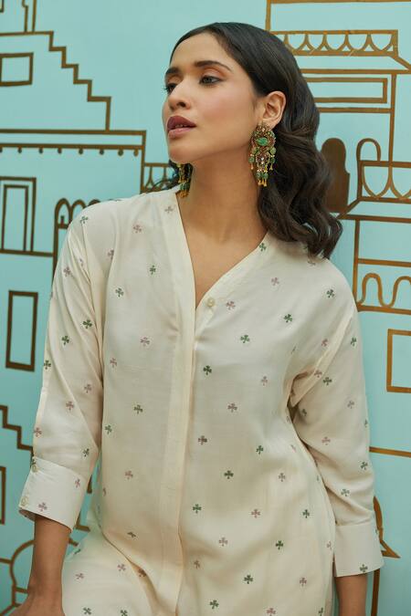 Buy Kapraaaha Ivory Muslin Embroidery V-neck High Low Tunic And Pant Set Buy_Kapraaaha_Ivory Muslin Embroidery V-neck High Low Tunic And Pant Set