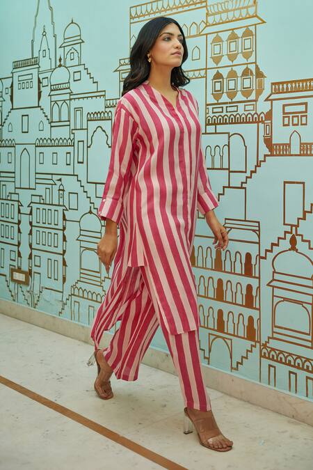 Buy_Kapraaaha_Pink Muslin V-neck Striped Tunic And Pant Set_Online_at_Aza_Fashions