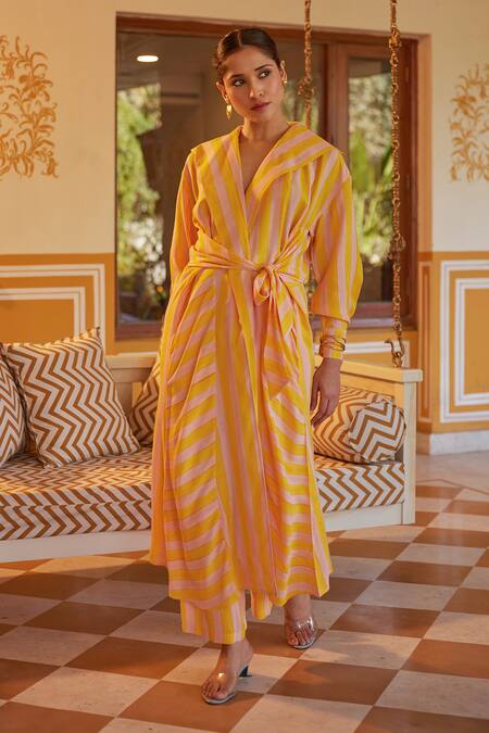 Buy_Kapraaaha_Yellow Muslin Shawl Neck Tie-up Striped Jacket And Pant Set 