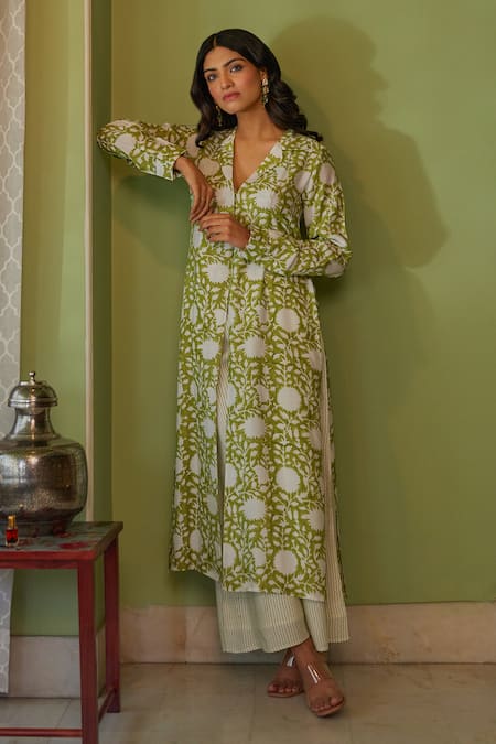 Kapraaaha_Green Muslin Embroidery Collared Floral Pattern Kurta And Pant Set _Online_at_Aza_Fashions