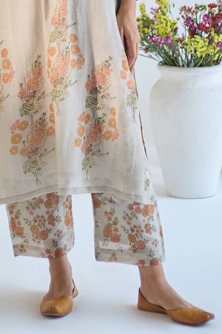 TA’Assur_Grey Chanderi Embroidery V-neck Floral Print Kurta Pant Set_Online_at_Aza_Fashions