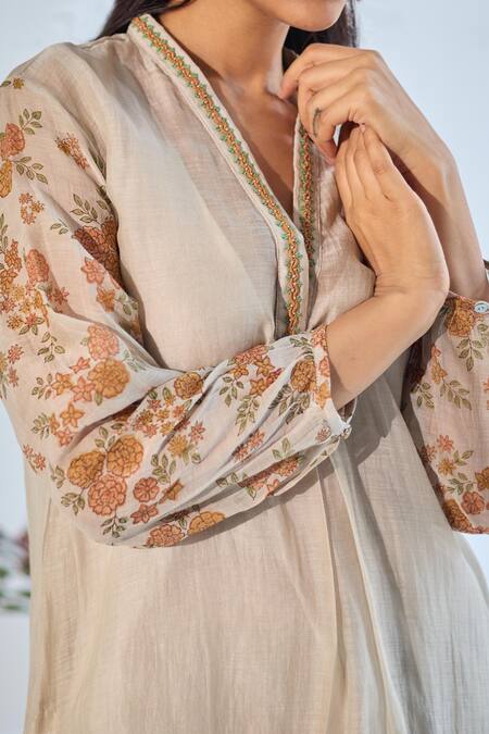 Shop_TA’Assur_Grey Chanderi Embroidery V-neck Floral Print Kurta Pant Set
