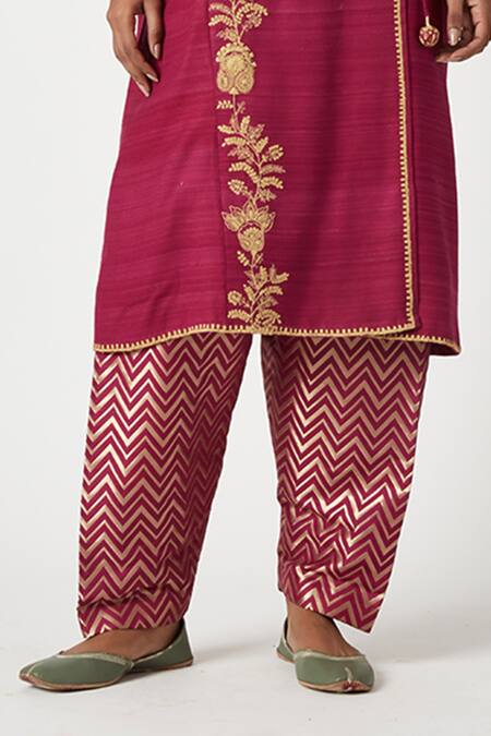 Shop Payal Pratap Fuchsia Maheshwari, Brocade Embroidery V-neck Akilah Kurta With Salwar Online at Aza Fashions Shop_Payal Pratap_Fuchsia Maheshwari, Brocade Embroidery V-neck Akilah Kurta With Salwar _Online_at_Aza_Fashions