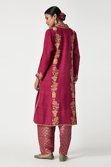 Shop Payal Pratap Fuchsia Maheshwari, Brocade Embroidery V-neck Akilah Kurta With Salwar at Aza Fashions Shop_Payal Pratap_Fuchsia Maheshwari, Brocade Embroidery V-neck Akilah Kurta With Salwar _at_Aza_Fashions