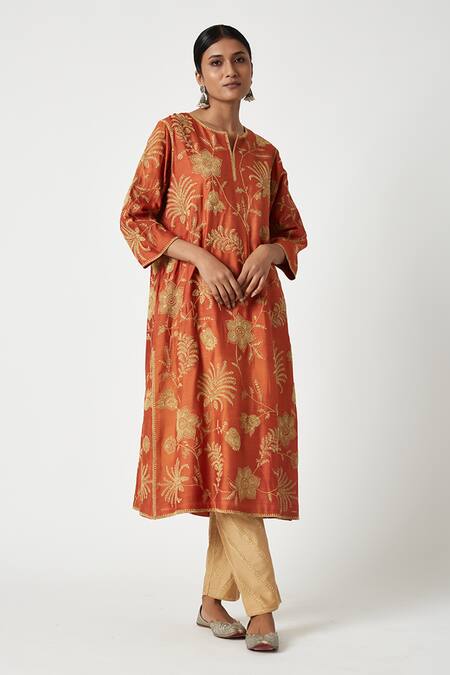 Payal Pratap Mohair, Cotton, Chanderi, Silk Embroidery Round Neck Shriya Kurta Set Online at Aza Fashions Payal Pratap_Mohair, Cotton, Chanderi, Silk Embroidery Round Neck Shriya Kurta Set _Online_at_Aza_Fashions