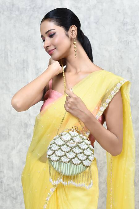 Buy_The Tan Clan_Green Embroidery Irsa Scallop Hand Clutch 