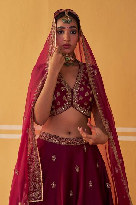Buy Jigar Mali Wine Organza, Chanderi Embroidery, Beads, Sequins V-neck Dori Lehenga Set Buy_Jigar Mali_Wine Organza, Chanderi Embroidery, Beads, Sequins V-neck Dori Lehenga Set