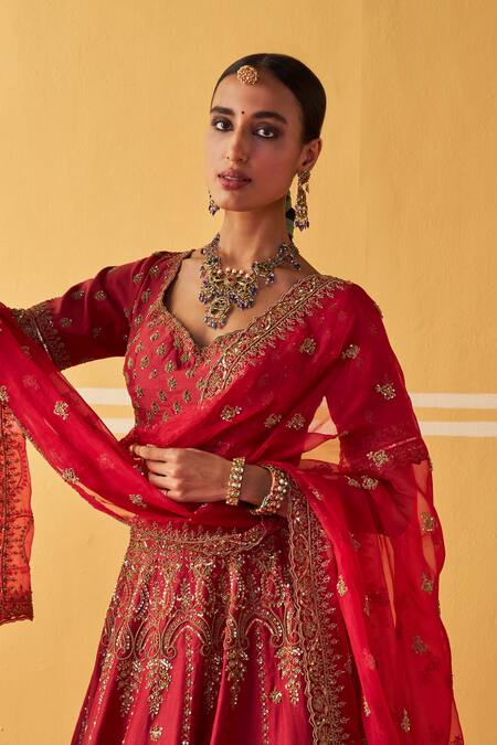 Buy Jigar Mali Maroon Chanderi Sequins, Zari, Embroidery Sweetheart Neck Bridal Lehenga Set Buy_Jigar Mali_Maroon Chanderi Sequins, Zari, Embroidery Sweetheart Neck Bridal Lehenga Set