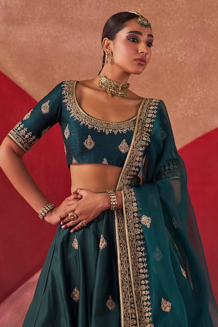 Buy Jigar Mali Green Organza, Chanderi Embroidery Scoop Neck Aari Hand Work Lehenga Set Buy_Jigar Mali_Green Organza, Chanderi Embroidery Scoop Neck Aari Hand Work Lehenga Set
