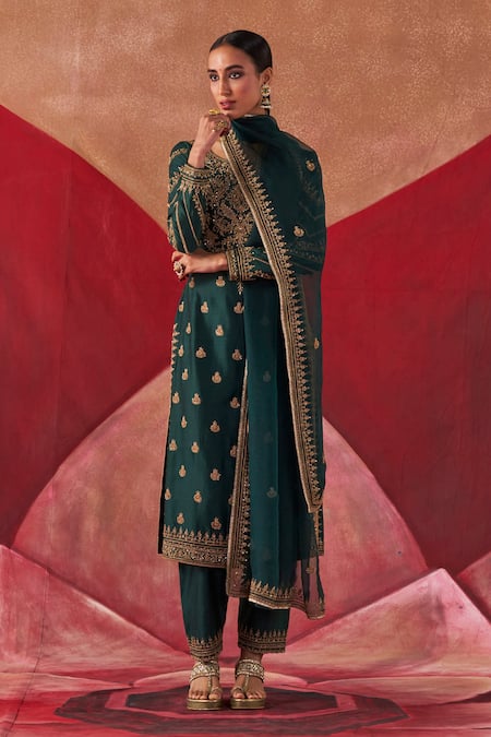 Buy_Jigar Mali_Green Chanderi, Organza Embroidery Scoop Neck Floral Butti Straight Kurta Set_Online_at_Aza_Fashions