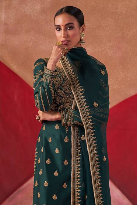 Buy_Jigar Mali_Green Chanderi, Organza Embroidery Scoop Neck Floral Butti Straight Kurta Set