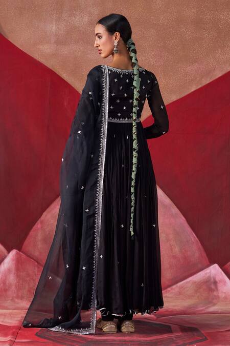 Shop Jigar Mali Black Organza, Chanderi Sequins, Beads Plunge Neck Hand Embroidered Anarkali Set at Aza Fashions Shop_Jigar Mali_Black Organza, Chanderi Sequins, Beads Plunge Neck Hand Embroidered Anarkali Set_at_Aza_Fashions