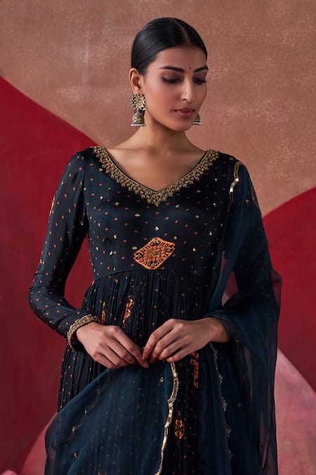 Buy Jigar Mali Green Organza, Chanderi Diamonds, Embroidery, Aari Hand Work Anarkali Set Buy_Jigar Mali_Green Organza, Chanderi Diamonds, Embroidery, Aari Hand Work Anarkali Set