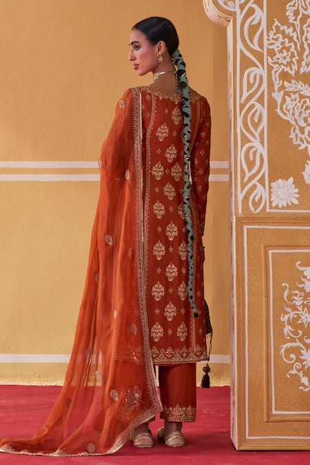 Shop Jigar Mali Orange Organza, Chanderi Sequins, Paisley Pattern Hand Straight Kurta Set at Aza Fashions Shop_Jigar Mali_Orange Organza, Chanderi Sequins, Paisley Pattern Hand Straight Kurta Set_at_Aza_Fashions