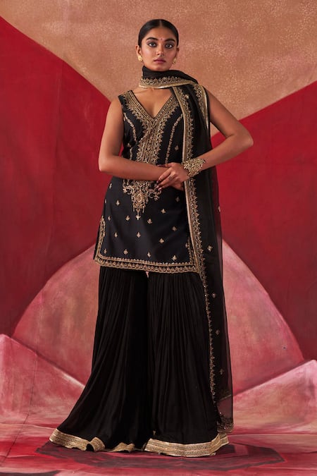 Jigar Mali Black Organza, Chanderi Embroidery V-neck Aari Hand Kurta Gharara Set Online at Aza Fashions Jigar Mali_Black Organza, Chanderi Embroidery V-neck Aari Hand Kurta Gharara Set_Online_at_Aza_Fashions