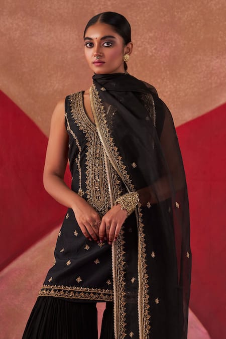 Jigar Mali Black Organza, Chanderi Embroidery V-neck Aari Hand Kurta Gharara Set at Aza Fashions Jigar Mali_Black Organza, Chanderi Embroidery V-neck Aari Hand Kurta Gharara Set_at_Aza_Fashions