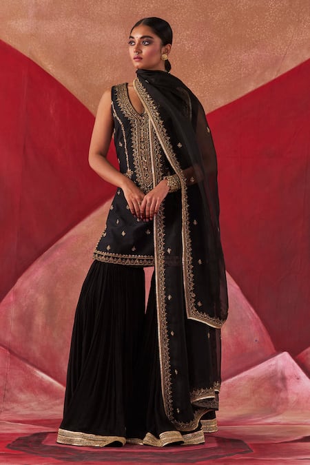 Buy Jigar Mali Black Organza, Chanderi Embroidery V-neck Aari Hand Kurta Gharara Set Buy_Jigar Mali_Black Organza, Chanderi Embroidery V-neck Aari Hand Kurta Gharara Set